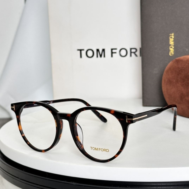 TOM FORD